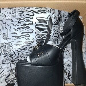 Current Mood Black Platform Sandals